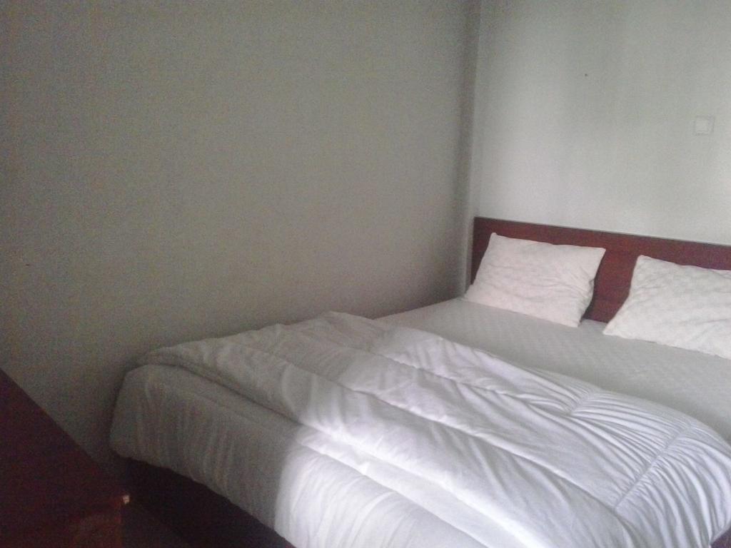 Zameena Guest House Cimahi ภายนอก รูปภาพ