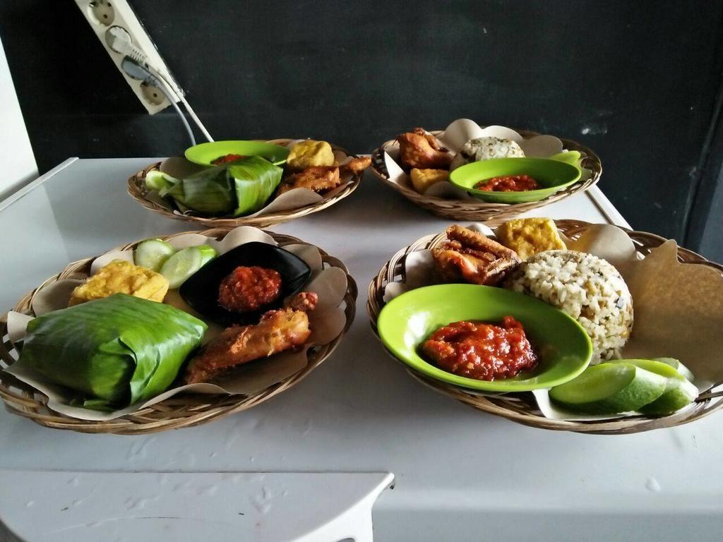 Zameena Guest House Cimahi ภายนอก รูปภาพ